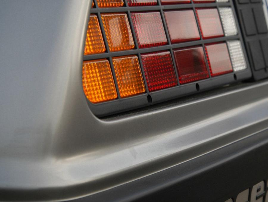  DeLorean DMC-12 1989 года  (фото 4 из 32)